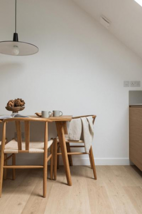 JAPANDI RESIDENCE 2BR Soft Minimal Flat with Attic